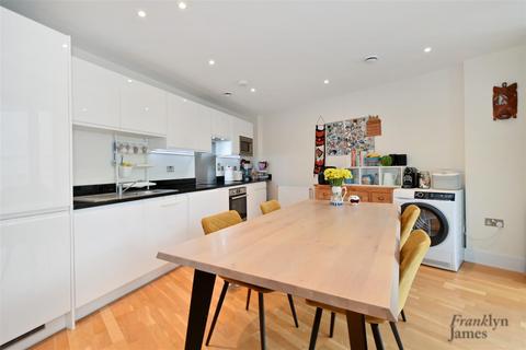 2 bedroom flat for sale, 11 Keymer Place, London, E14