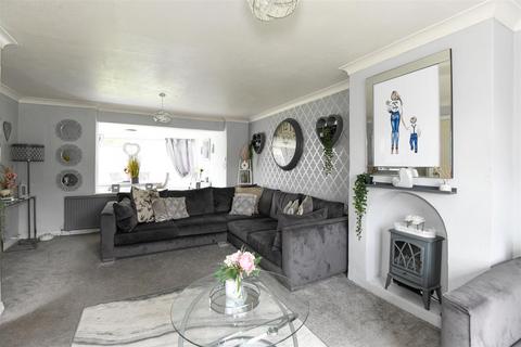 26 Pine Walk, North Bradley, Trowbridge, BA14 0SP
