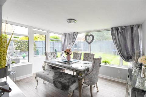 26 Pine Walk, North Bradley, Trowbridge, BA14 0SP
