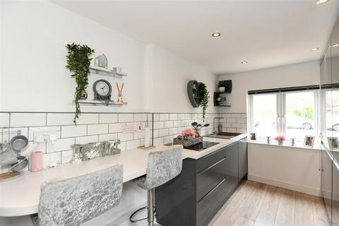 26 Pine Walk, North Bradley, Trowbridge, BA14 0SP