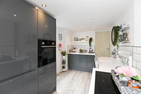 26 Pine Walk, North Bradley, Trowbridge, BA14 0SP