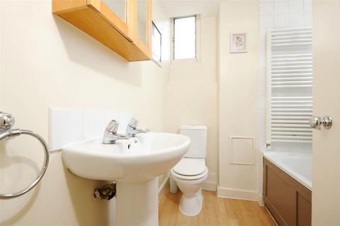 1 bedroom apartment to rent, The Marlborough, Walton Street SW3