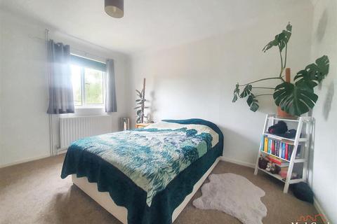 1 bedroom end of terrace house for sale, Barnfield Way, Oxted RH8