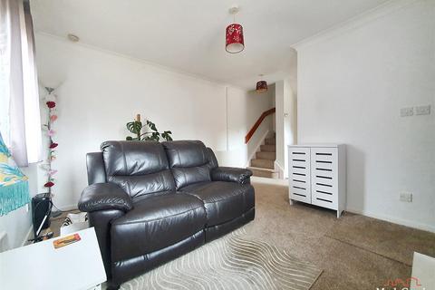 77 Barnfield Way, Oxted, RH8 9QG