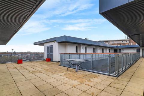 2 bedroom penthouse for sale, Abbey End, Kenilworth