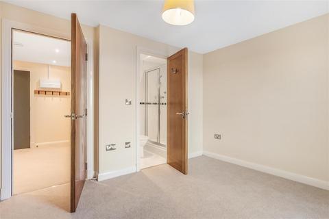 2 bedroom penthouse for sale, Abbey End, Kenilworth