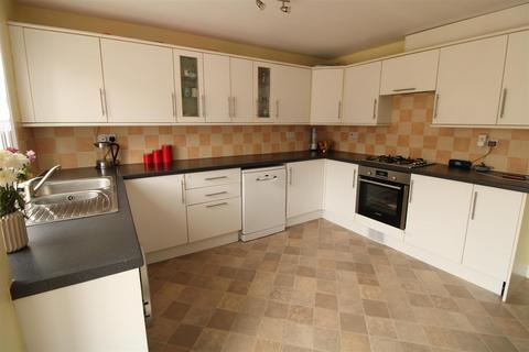 3 bedroom house for sale, Benbow Close, Daventry
