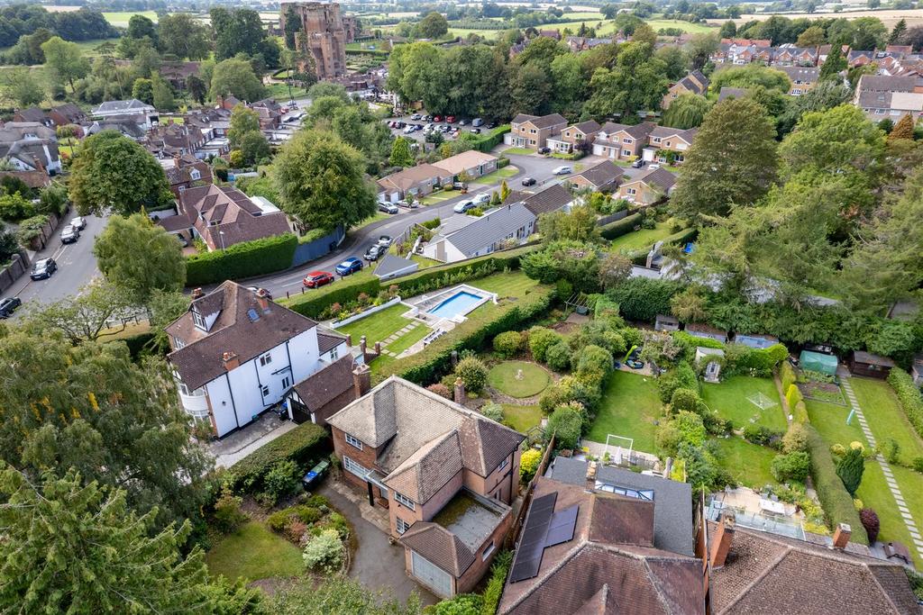 Malthouse Lane, Kenilworth 4 bed detached house £825,000