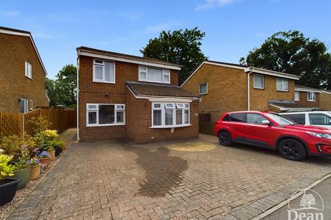 5 bedroom detached house for sale, Bracken Close, Lydney GL15