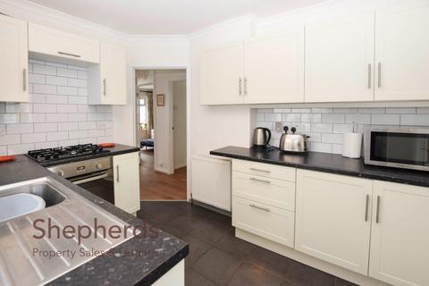 19 Windsor Close, Cheshunt, Waltham Cross, EN7 5LW