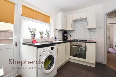 19 Windsor Close, Cheshunt, Waltham Cross, EN7 5LW