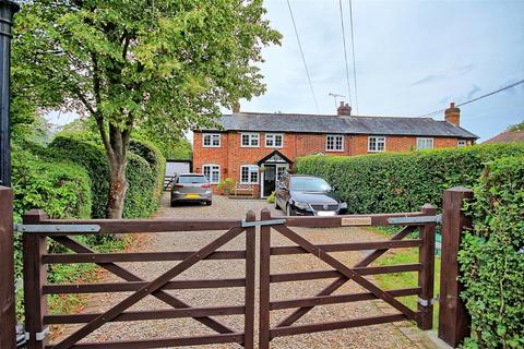 3 bedroom end of terrace house for sale, Ducketts Lane, Much Hadham SG10