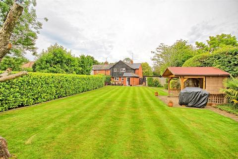 3 bedroom end of terrace house for sale, Ducketts Lane, Much Hadham SG10