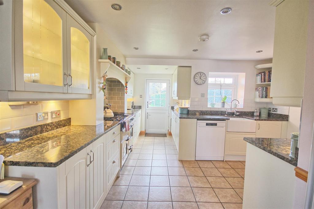 Kitchen / dining room