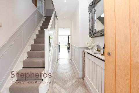 4 bedroom detached house for sale, Shambrook Road, West Cheshunt EN7