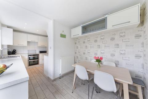 2a Carnforth Close, Epsom, KT19 9HQ