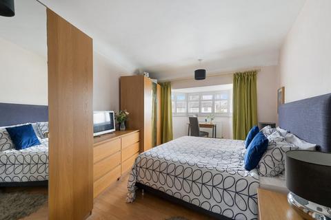 9 Elm Way, Epsom, KT19 0HB