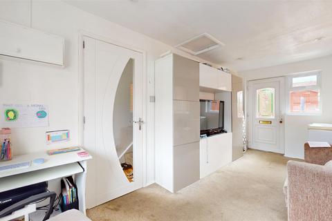 39 Haddon, Great Holm, Milton Keynes, MK8 9DD