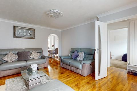 39 Haddon, Great Holm, Milton Keynes, MK8 9DD