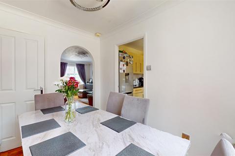39 Haddon, Great Holm, Milton Keynes, MK8 9DD