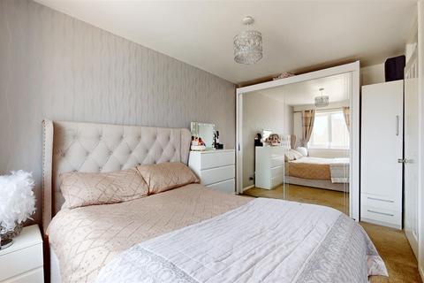 39 Haddon, Great Holm, Milton Keynes, MK8 9DD