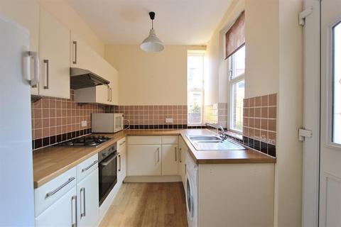 4 bedroom terraced house to rent, Hunter House Road, Sheffield, S11 8TU