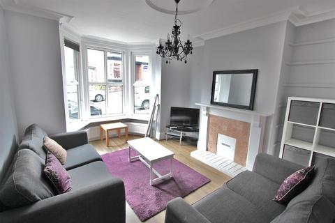 5 bedroom terraced house to rent, Hunter House Road, Sheffield, S11 8TW