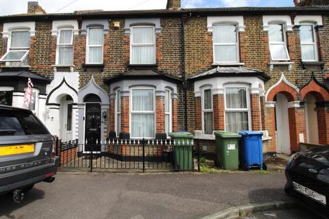 2 bedroom terraced house for sale, Dumergue Avenue, Queenborough