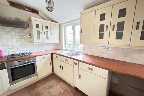 2 bedroom semi-detached house for sale, Scalby Road, Scarborough