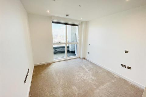 1 bedroom flat to rent, Duval house, Grant Road, London SW11