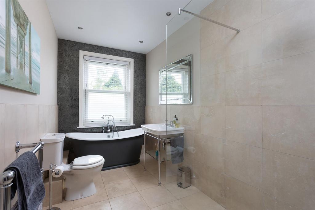 122 Tadcaster Road-18 Bathroom Med Res.jpg