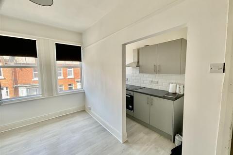 1 bedroom house to rent, Trafalgar Road, Scarborough