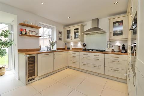 4 bedroom detached house for sale, Burnby Lane, Pocklington, York