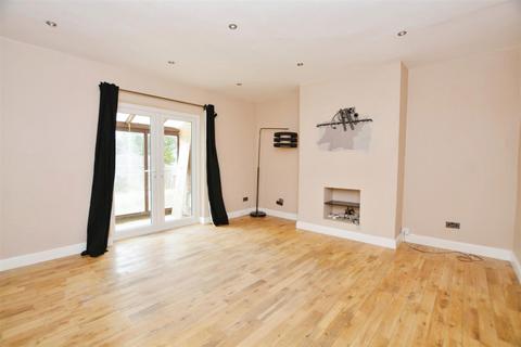 3 bedroom end of terrace house for sale, High Street, Luddington