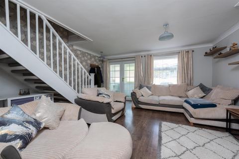 18 Budds Close, Basingstoke, RG21 8XJ