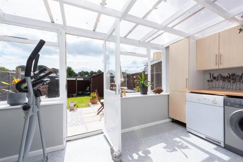 18 Budds Close, Basingstoke, RG21 8XJ