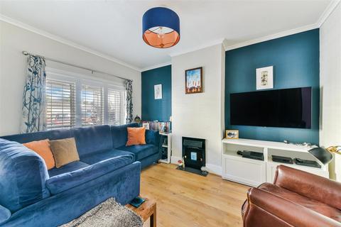 24 Ferndale Road, Banstead, SM7 2EX
