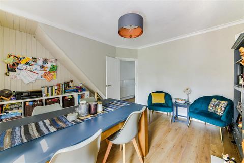 24 Ferndale Road, Banstead, SM7 2EX