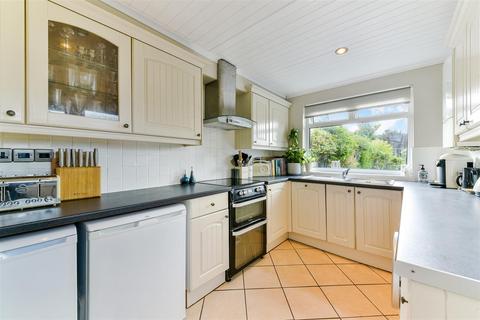 24 Ferndale Road, Banstead, SM7 2EX