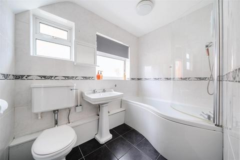 39 Greenhill Gardens, Minster, Ramsgate, CT12 4EP