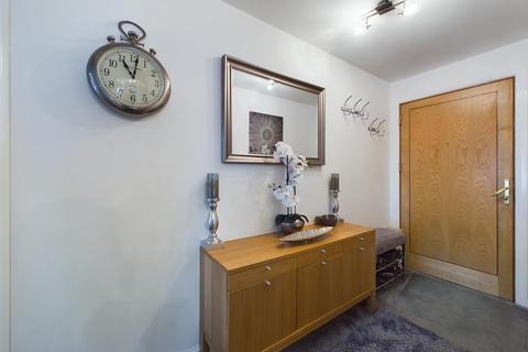 2 bedroom flat for sale, Pegler Way, Crawley RH11