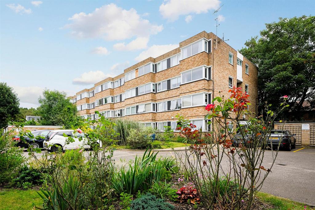 127 Queenswood Gardens-20 web.jpg