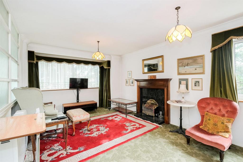 127 Queenswood Gardens-8 web.jpg