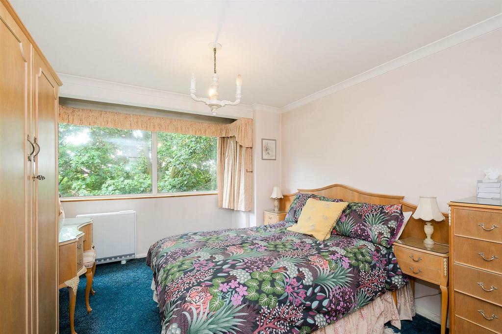 127 Queenswood Gardens-2 web.jpg