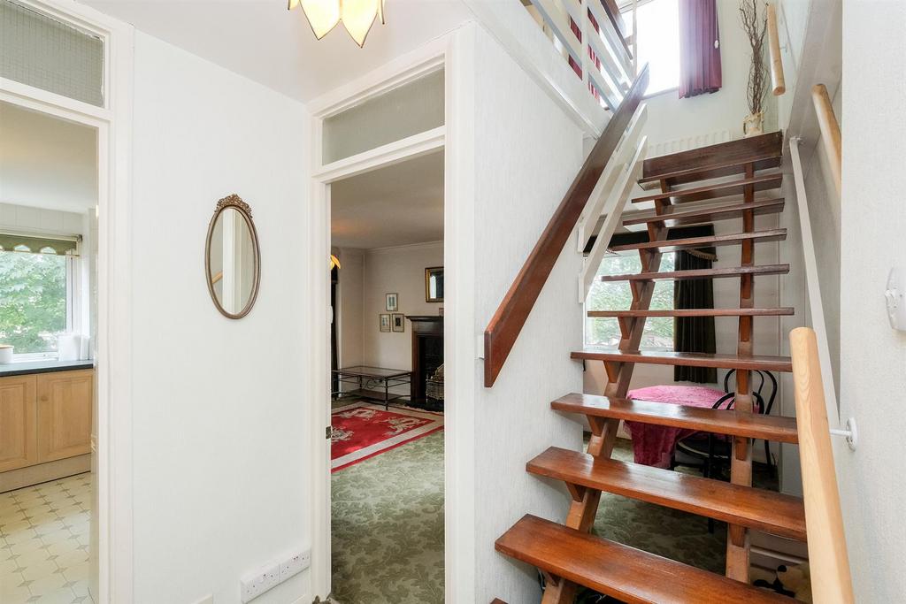 127 Queenswood Gardens-14 web.jpg
