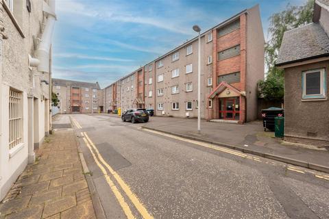 2 bedroom flat for sale, Cross Street, Perth