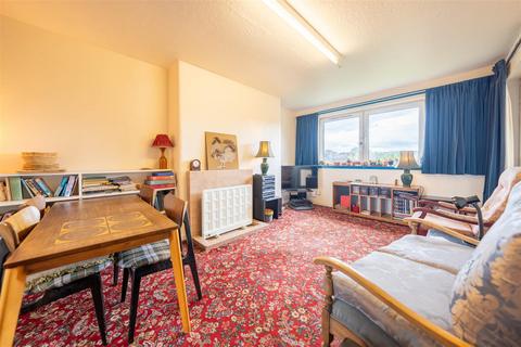 2 bedroom flat for sale, Cross Street, Perth