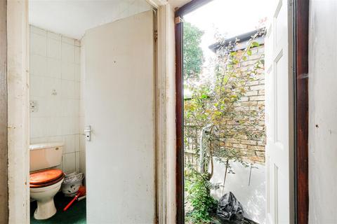 22 Palamos Road, London, E10 7JF