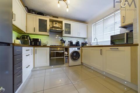 3 bedroom terraced house for sale, Trumper Road, Stevenage, Hertfordshire, SG1 5JY