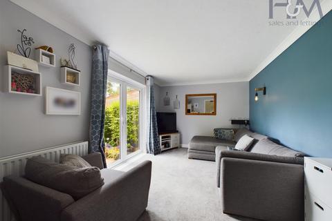 3 bedroom terraced house for sale, Trumper Road, Stevenage, Hertfordshire, SG1 5JY